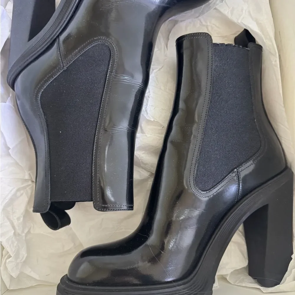 Alexander McQueen authentic alexander